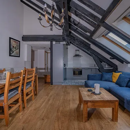 Mansarde- 2 Bedroom Floor * Σαμονί