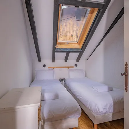 Mansarde- 2 Bedroom Floor Σαμονί